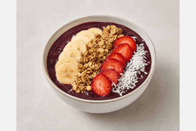Photorealistic Brazilian acai bowl menu-main p07 food image by VDAMO