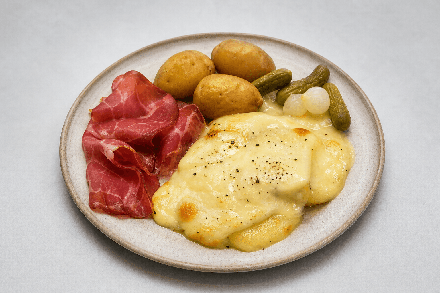 Photorealistic 瑞士拉可雷特奶酪 menu-main p07 food image by VDAMO