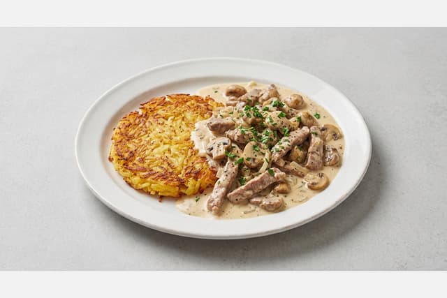 Photorealistic Zurcher geschnetzeltes menu-main p03 food image by VDAMO