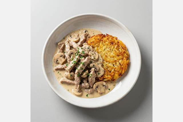 Photorealistic Zurcher geschnetzeltes menu-main p06 food image by VDAMO