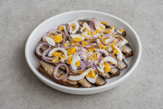Photorealistic Kiluvõileib menu-main p04 food image by VDAMO