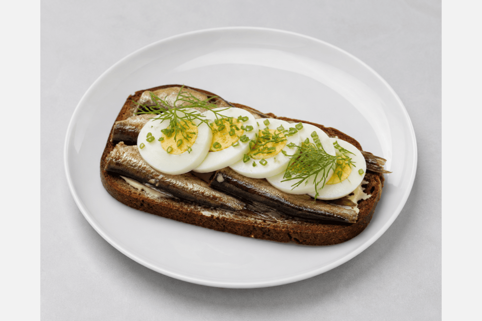 Photorealistic Kiluvõileib menu-main p02 food image by VDAMO