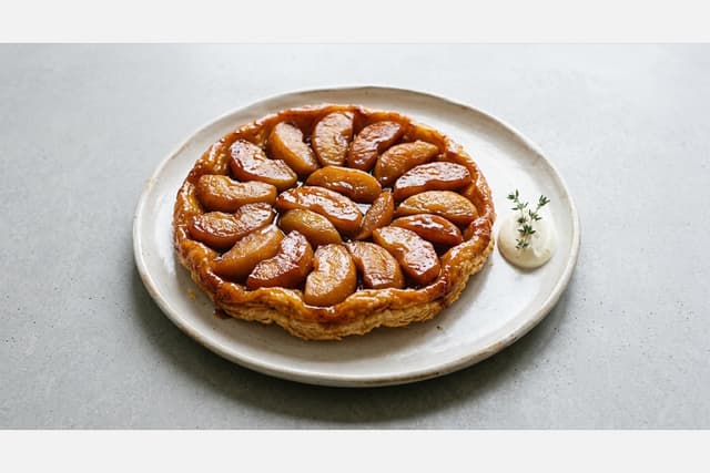 Photorealistic Tarte tatin menu-main p08 food image by VDAMO