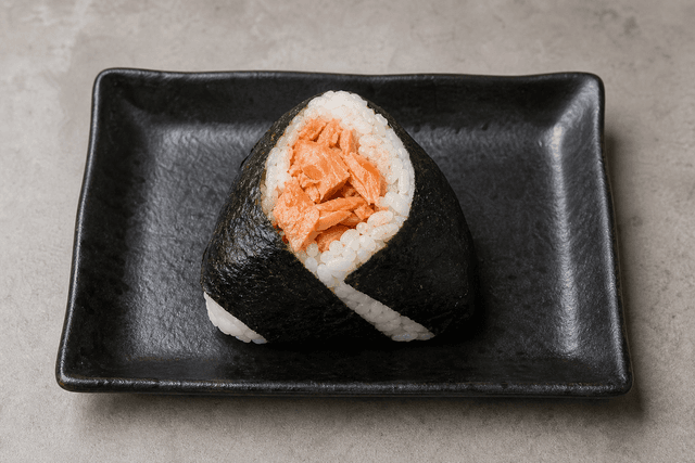 Photorealistic 연어 오니기리 menu-main p02 food image by VDAMO