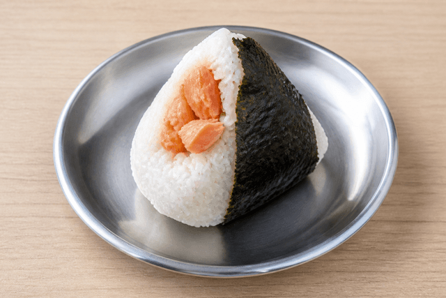 Photorealistic 연어 오니기리 menu-main p05 food image by VDAMO