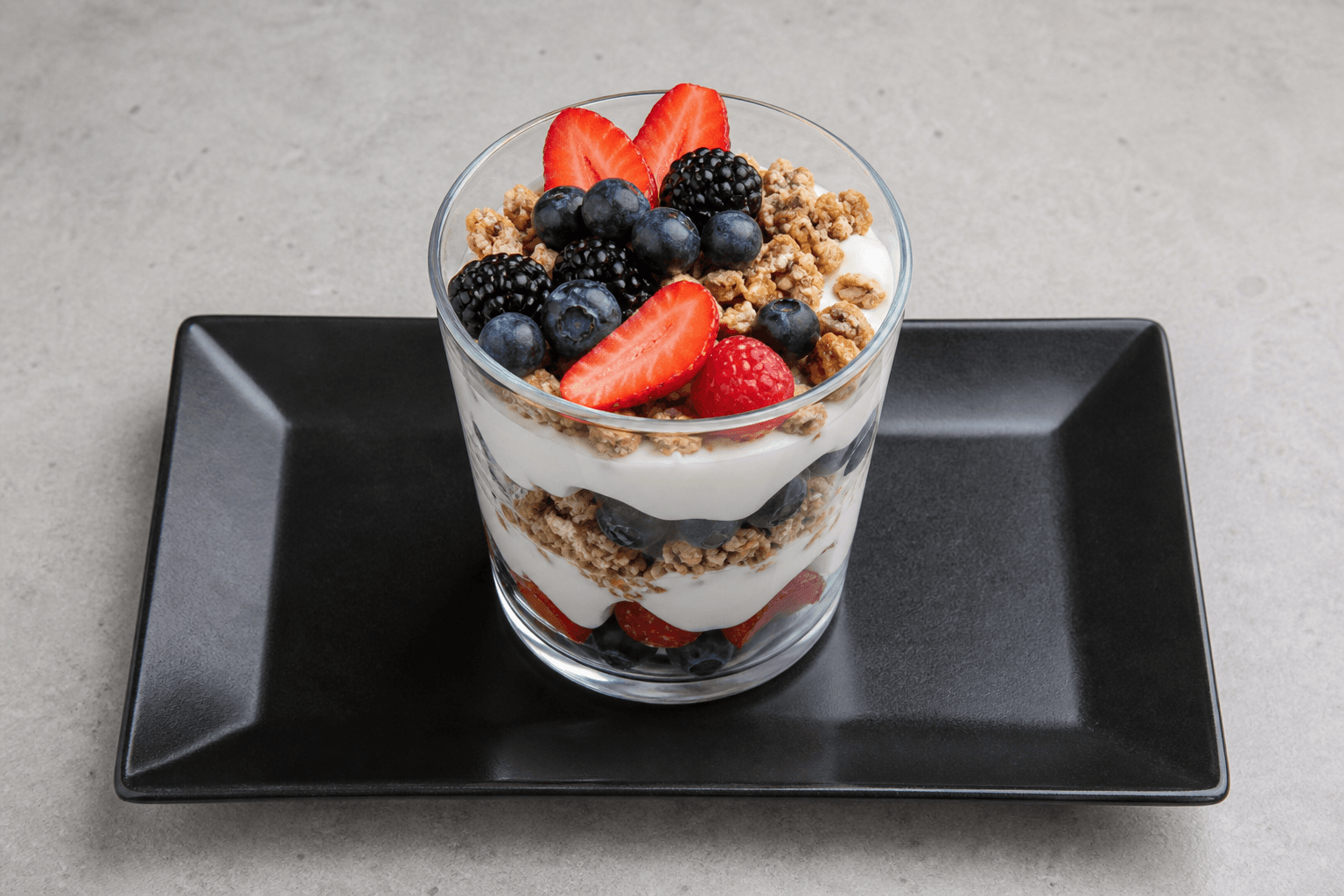 Gambar makanan Parfait granola 036 P02 oleh VDAMO