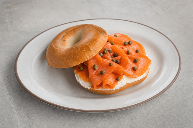 Gambar makanan Smoked salmon bagel menu-main p03 oleh VDAMO