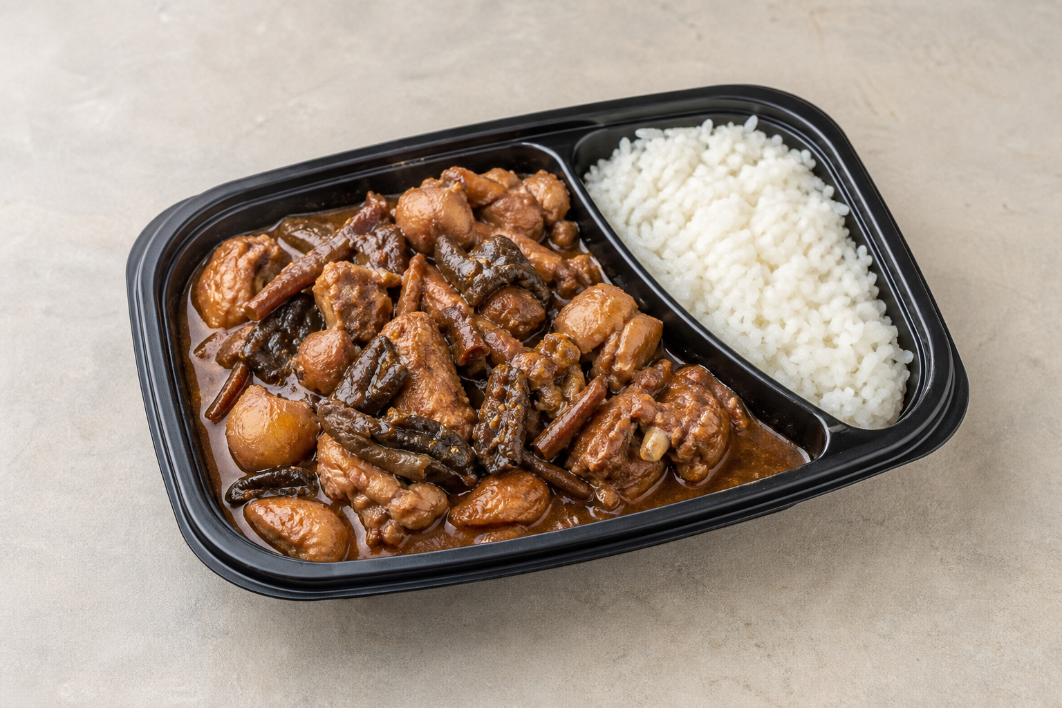 Signature Northeast Chinese chicken stew with mushrooms — China dish