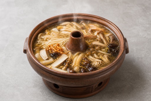 Yunnan steam pot mushrooms P04 — China dish