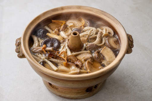 Yunnan steam pot mushrooms P07 — China dish