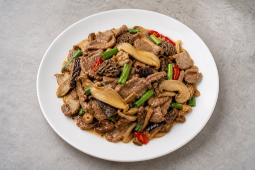 Yunnan wild mushroom beef P01 — China dish