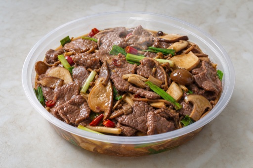 Yunnan wild mushroom beef P07 — China dish