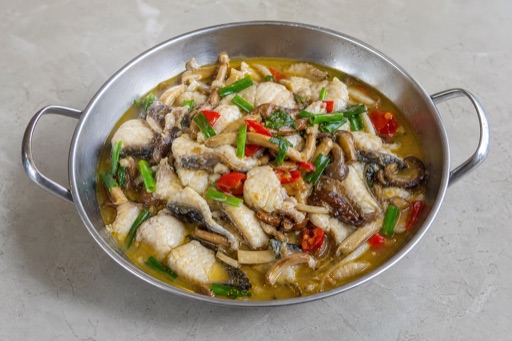 Yunnan wild mushroom fish P05 — China dish