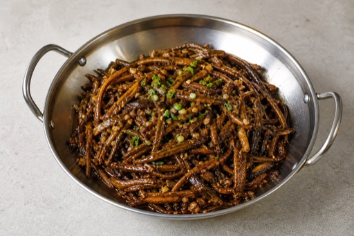 sizzling eel strips P05 — China dish