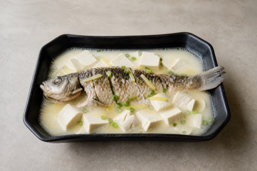 Sup ikan karper krusia dengan tahu P02 — Tiongkok hidangan
