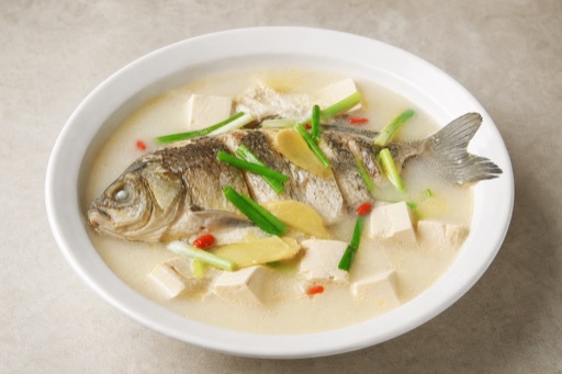 Sup ikan karper krusia dengan tahu P04 — Tiongkok hidangan
