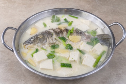 Sup ikan karper krusia dengan tahu P05 — Tiongkok hidangan