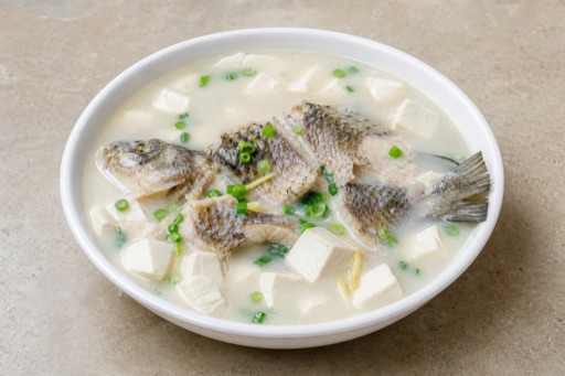 Sup ikan karper krusia dengan tahu P09 — Tiongkok hidangan