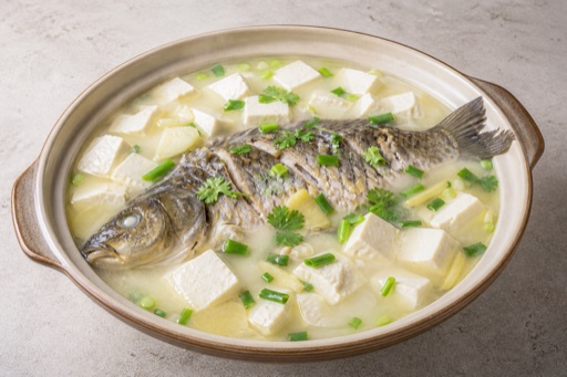 Sup ikan karper krusia dengan tahu P10 — Tiongkok hidangan