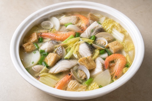 Photorealistic homestyle Hong Kong da bin lou hot pot broth P01 food image by VDAMO