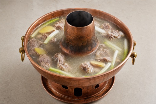 VDAMO Speisebild: chinesische Hotpot-Bruehe 清补北京铜锅清汤锅底 P01