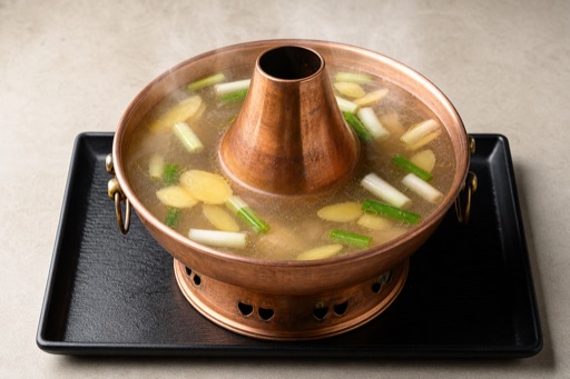 VDAMO Speisebild: chinesische Hotpot-Bruehe 清补北京铜锅清汤锅底 P02