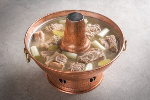 VDAMO Speisebild: chinesische Hotpot-Bruehe 清补北京铜锅清汤锅底 P03