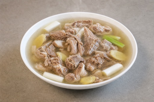 VDAMO Speisebild: chinesische Hotpot-Bruehe 清补北京铜锅清汤锅底 P04