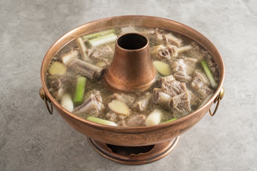 VDAMO Speisebild: chinesische Hotpot-Bruehe 清补北京铜锅清汤锅底 P08