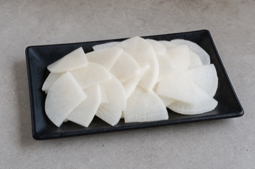 Photorealistic white radish slices P02 food image by VDAMO