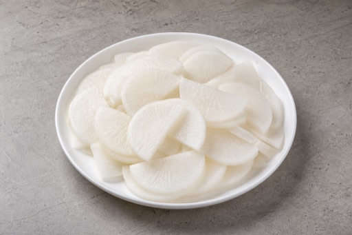 Photorealistic white radish slices P04 food image by VDAMO