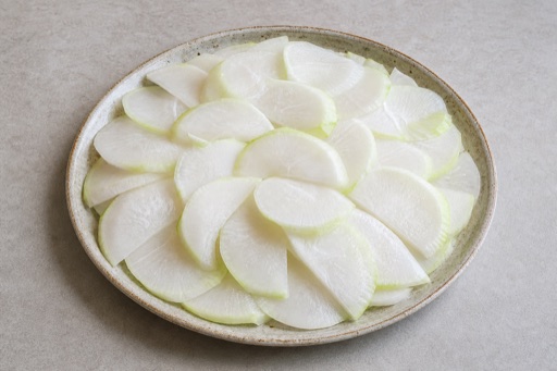 Photorealistic white radish slices P10 food image by VDAMO