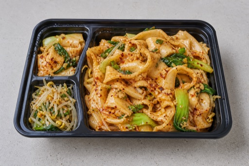 Northwest Chinese hot oil hand-pulled noodles P08 — China dish