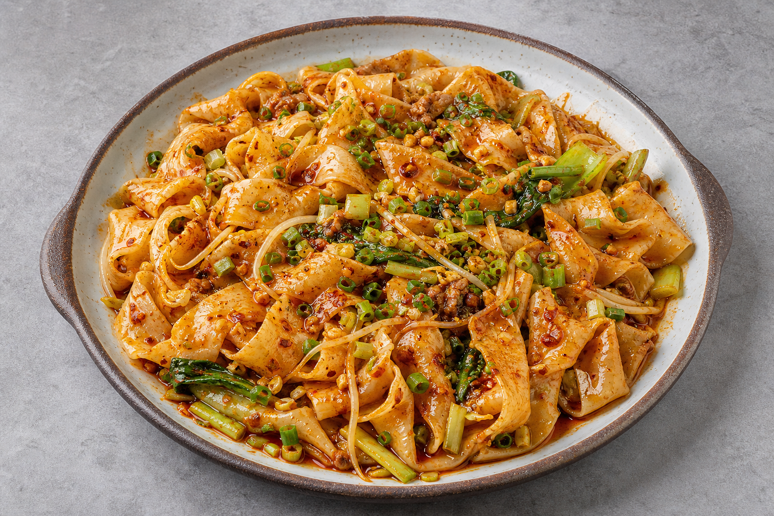 Northwest Chinese hot oil noodles P10 — China dish