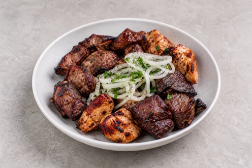 GE Smoky beef kebab plate barbecue P04 — Georgia dish