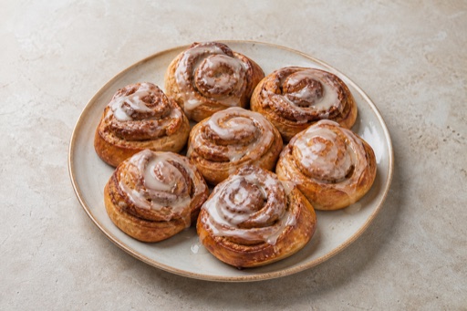 LV Cinnamon roll bakery P10 — Latvia dish