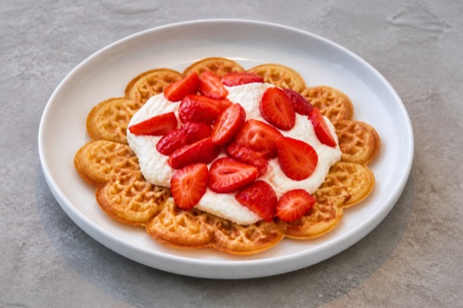 NO Strawberry cream waffle dessert P04 — Norway dish