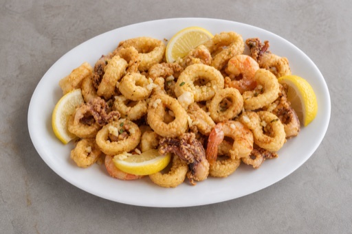 PT Fried calamari basket portuguese P03 — Portugal dish