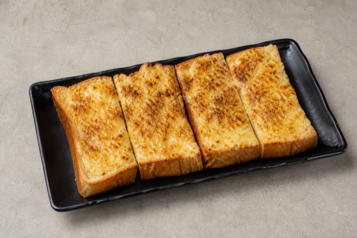SA Garlic bakery toast street-food P02 — Saudi Arabia dish