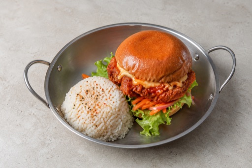 SE Spicy chicken sandwich fast-food P05 — Sweden dish